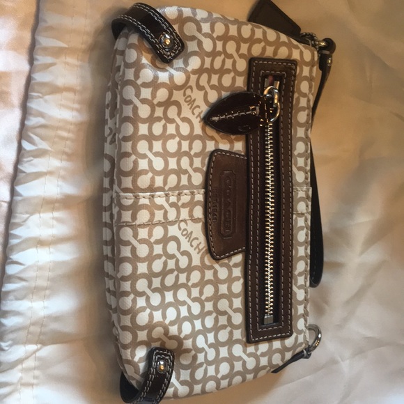 Coach wristlet - Picture 2 of 4